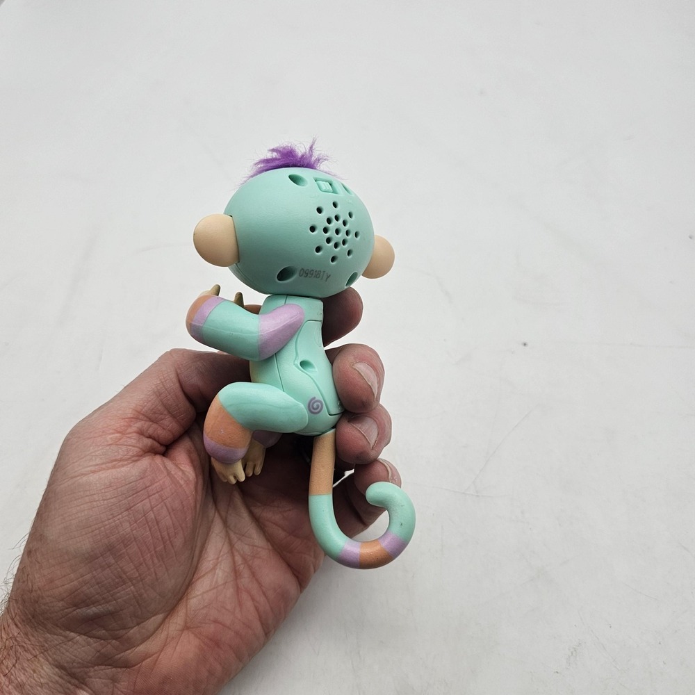 WowWee Fingerlings Monkey Electronic Interactive Toy Small Mint Purple Cute - Picture 3 of 6